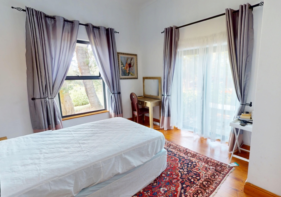 To Let 5 Bedroom Property for Rent in Rheenendal Western Cape